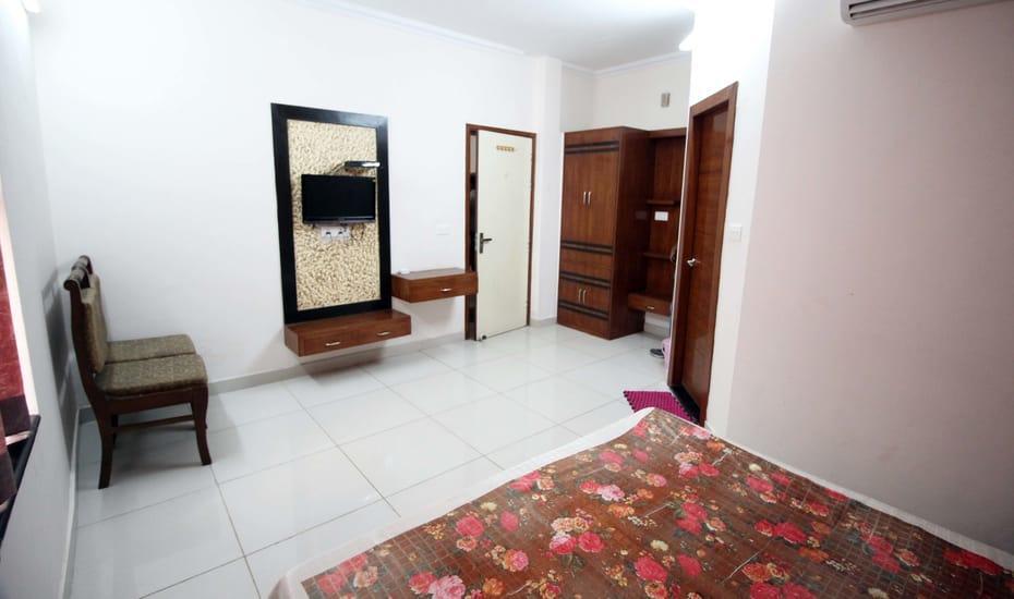 אגרה Hotel Kirandeep Agra מראה חיצוני תמונה